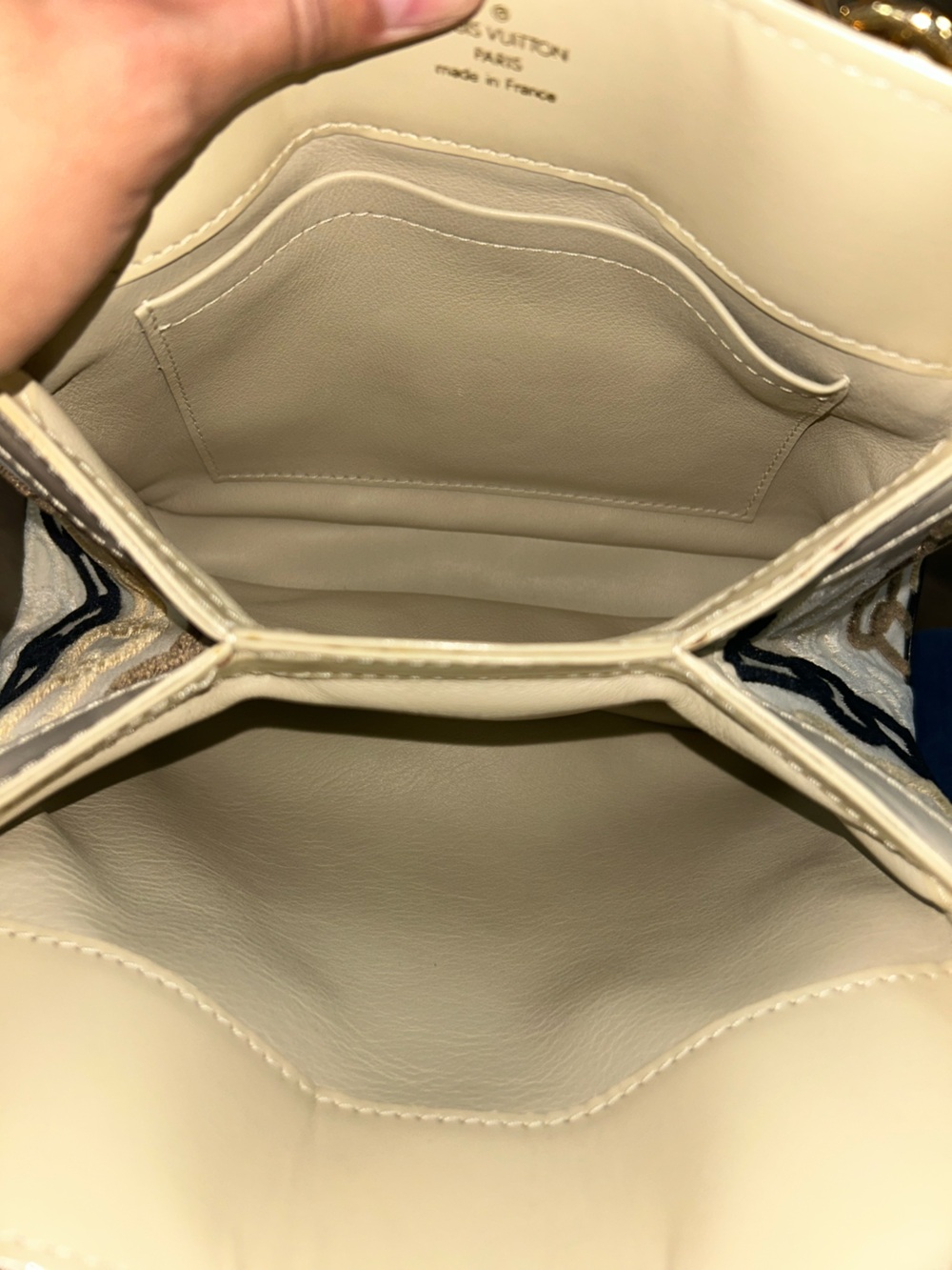 Louis Vuitton LIMITED EDITION Velvet chains Mini Linda Monogram Chain Bag - Picture 12 of 16